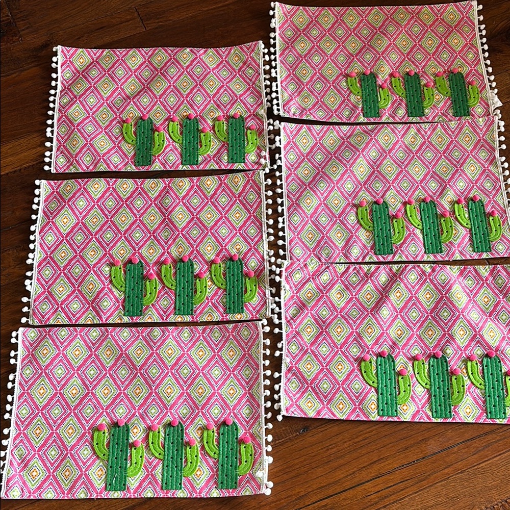 Cactus Patterned Pink Table Linens